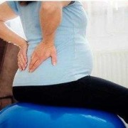 孕期腰酸正常吗（怀孕4个月腰痛是缺钙吗？这是正常的吗）