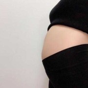 为什么我腹肌比较明显，但是肚子还这么鼓，比胸肌还突出一点,孕期只胖肚子,其他部位不胖