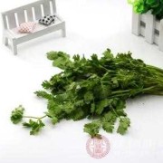 产妇坐月子能吃香菜吗？顺产后五天了，适合吃哪些菜好呢,孕期吃香菜有什么危害吗
