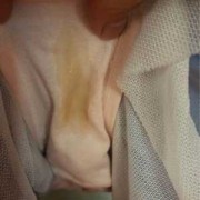 孕期白带发黄不痒（怀孕八周白带有点黄是怎么回事）
