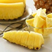 孕期吃凤梨（孕妇初期能吃菠萝吗）