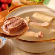 孕妇吃鸭肉对胎儿好吗（孕妇吃鸭肉对胎儿好吗有营养吗）