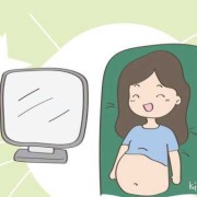怀孕6个月多几天，宝宝晚上猛踢肚子正常吗？动静也太大了,胎儿连续踢就是缺氧吗