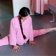 孕妇能压腿劈叉吗？适合孕妇做的运动有哪些,孕期劈叉有事吗