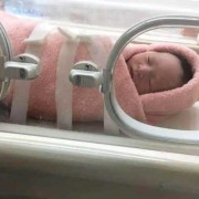 怀孕38十2周宝宝不足五斤怎么办?要进保温箱吗,38周胎儿偏小3周怎么办呢