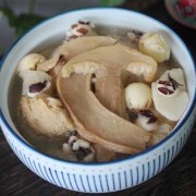 孕妇能吃莲子松茸炖的汤吗,孕期吃松茸对胎儿好吗?