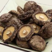 孕妇能吃香菇吗，孕妇不能吃哪些食物,孕妇怀孕期间不能吃什么东西