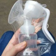 孕期用吸奶器（孕期用吸奶器吸出粘粘的东西）