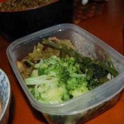 孕期吃咸菜（孕期吃咸菜对胎儿的影响）