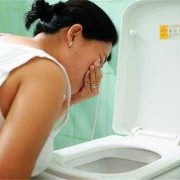 孕期一直吐（孕妇三个月还呕吐）