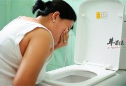 孕期一直吐（孕妇三个月还呕吐）