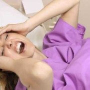 孕期小腹抽痛（孕19周，肚子一阵阵抽痛，怎么办）