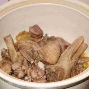 孕妇吃鸭肉对胎儿好吗（孕妇吃鸭肉对胎儿好吗有营养吗）