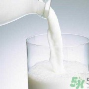 怀孕期间喝纯牛奶有什么好处（孕妇睡前喝一杯纯牛奶有什么好处）