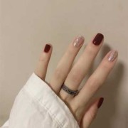 孕期美甲（孕妇可以做指甲油吗）