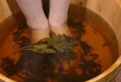 孕期可以用艾叶泡脚吗（孕妇能用艾草泡脚吗）