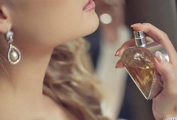 香水在密闭空间有毒吗,备孕期可以喷香水吗女性