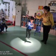 怀孕时，用手电筒照肚子可以吗,胎儿手电筒游戏