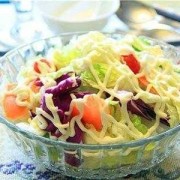 孕期可以吃蔬菜沙拉吗（蔬菜沙拉早上吃可以吗）