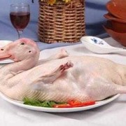孕妇吃鸭肉对胎儿好吗（孕妇吃鸭肉对胎儿好吗有营养吗）