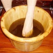 孕期可以用醋泡脚吗（孕期可以用醋泡脚吗有影响吗）