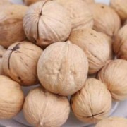 孕期吃核桃有什么好处（孕妇能不能吃新鲜核桃）