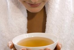 孕晚期喝蜂蜜水可以软化宫颈吗,孕妇喝蜂蜜水胎儿头大正常吗