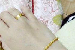 孕期戴金器（孕期戴金饰品对孩子有影响吗）