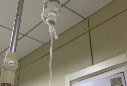 孕期反复发烧怎么办（孕期反复发烧怎么办可以挂水吗）