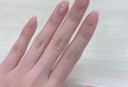 怀孕期间能做美甲吗（孕妇可以做美甲吗）