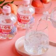孕期爱喝饮料（孕妇可以喝气泡水吗？孕妇喝汽水对胎儿有哪些影响）