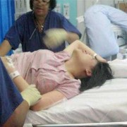 顺产产妇第一次大便方法,胎儿怎么拉屎撒尿