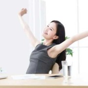 孕妇伸懒腰会影响胎儿吗（孕妇伸懒腰会影响胎儿吗）