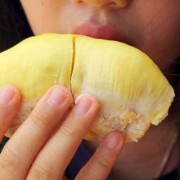 怀孕吃榴莲对胎儿好吗（小孩子吃榴莲的好处）