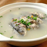 孕妇喝的鲫鱼汤怎么做才有营养,孕期鱼汤怎么做有营养做法