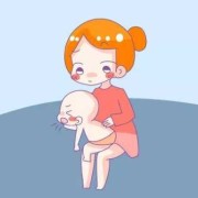 两个月婴儿的正确背法,孕妇背怀胎儿图片对比