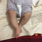 胎儿头偏大腿偏短（胎儿头偏大腿偏短是什么原因）