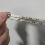 孕妇发烧38度多怎么办,孕期38周可以生吗