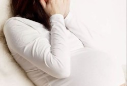 孕妇累着了肚子疼怎么办呢？担心呀，不知道会不会对胎儿有影响,孕妇过度劳累对胎儿有什么影响