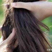 孕期头发很油（孕期头发很油是什么问题）