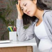 怀孕期间头疼是怎么回事（怀孕头顶疼是怎么回事）