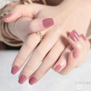 孕期可以涂指甲油吗（怀孕期间可以美甲吗）