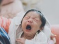 一岁多的宝宝晚上老是哭闹，肚子咕噜咕噜叫，为啥会这样,胎儿在肚子里会哭吗?