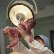 妈妈生胎儿（孕妈妈生宝宝）