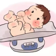 胎儿偏小后果（胎儿偏小是不是发育不好）