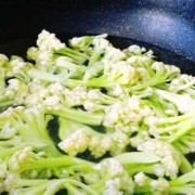 1岁宝宝花菜怎么吃？花菜很容易就煮得烂烂的吃起来没什么味,吃胎儿事件图片
