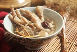 孕期能吃花生吗（孕妇可以吃鸡脚花生汤吗?怀孕三个月多了，吃什么对胎儿发育好）