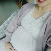 孕期肚子硬（孕期肚子硬硬的正常吗）