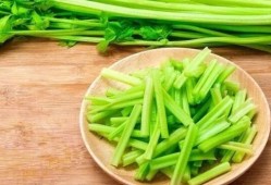 孕妇多吃什么蔬菜好,孕期吃芹菜有什么好处和坏处