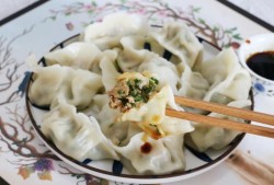 孕期能吃韭菜饺子吗（韭菜花能包饺子吃吗）